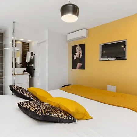 Village Naturiste R4n - La Rocca Luxe *
