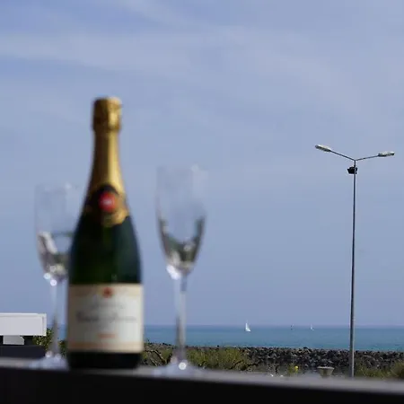 Rocca - Vue - Terrasse - Parking - - Village Naturiste *